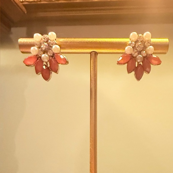 Vintage Coral and Pearl Floral Stud Earrings - Picture 6 of 7